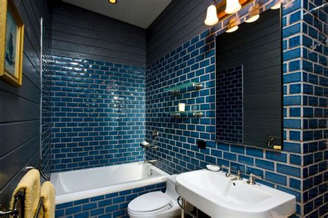 The Bathroom Paint Color Trends of 2023 Revolve Around Contrast and ...