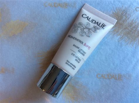 Антивозрастной крем для кожи вокруг глаз Caudalie с эффектом лифтинга ...