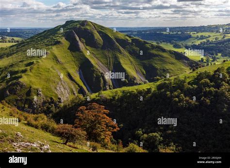 Thorpe Cloud, Dovedale, Peak District National Park, Derbyshire, England Stock Photo - Alamy