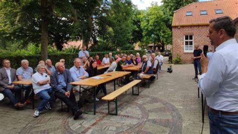 Der Windkraft Ball liegt bei der Gemeinde Krummhörn