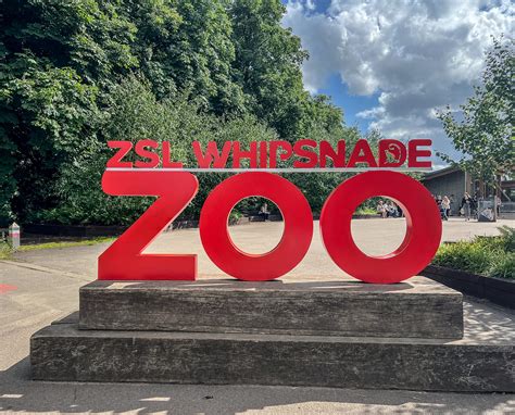 Whipsnade Zoo #AroundTheWorldIn30Days - Mummy Barrow