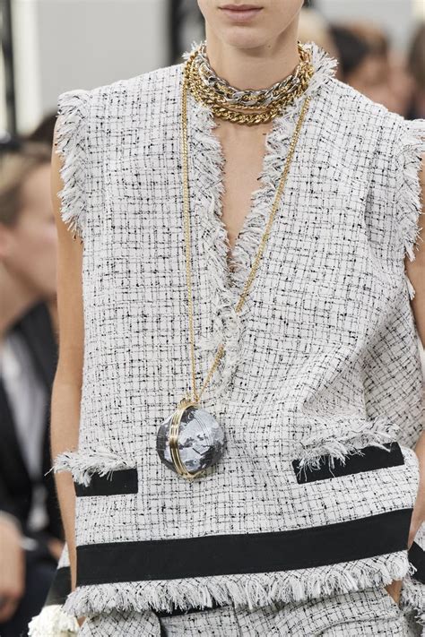 Sacai Paris RTW S/S20. | Tweed fashion, Fashion, Ready to wear