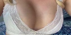 HOT MILF SQUIRT ON CAM ONLYFANS Tnaflix