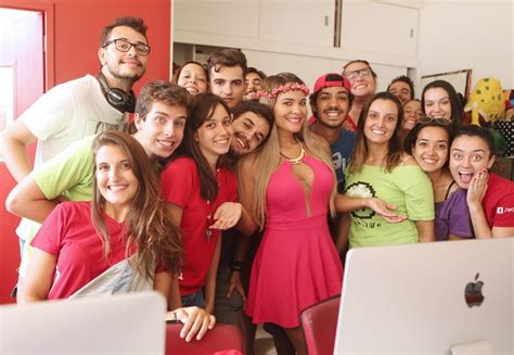 Geisy Arruda Volta S Origens E Visita Faculdade Em Primeiro Dia De