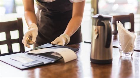 Cuánto se debe dejar de propina en un restaurante un viral instauró el