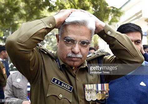 Bhim Sain Bassi Takes Over As Delhi Police Commissioner Photos Et