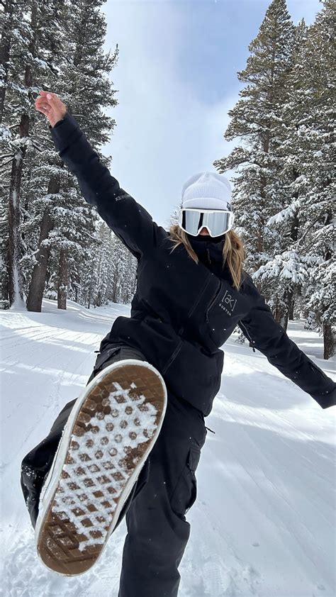 Mel ⚡️ Maningat | It’s crazy how fast a powder day can change your day