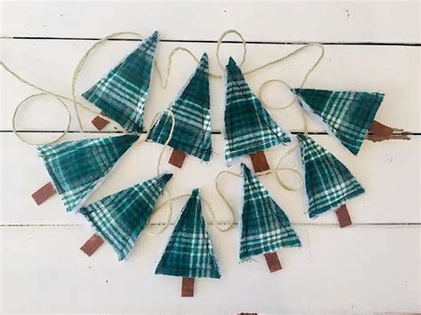 26 DIY Christmas Tree Garland Ideas {easy and fun to make for the ...