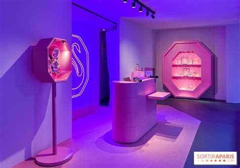 Découvrez le pop up store immersif gravé Swarovski dans le Marais