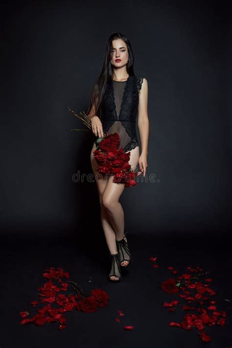 Brunette With A Bouquet Of Red Roses On The Floor Long Hair Nude Body Parts Portrait Of A
