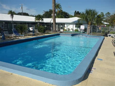 11 Best Clearwater Motels Perfect For Your Next Getaway in 2024 ...