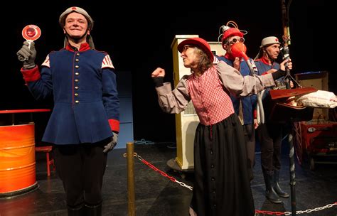 Theaterpremiere Steht Bevor Bei Der Feuerwehr Wird Der Kaffee Kalt