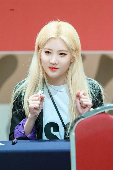 Pin By S U P On LOONA KIM LIP KIM JUNGEUN Kim Lips