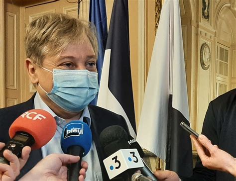 Covid Pour Le Maire De Metz Il Faut Convaincre Les Non Vaccin S Et