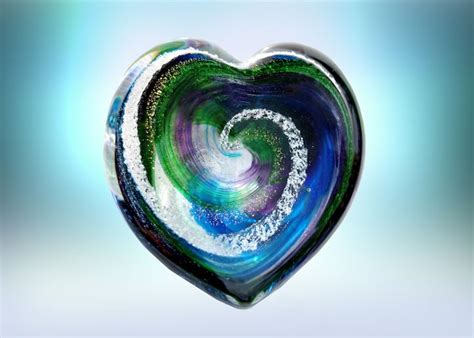 Loved Ones Ashes Swirled Into Comforting Glass Art Creations Artful Ashes Memorial Glass