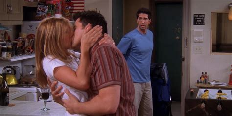 Friends: 10 Reasons Why Ross and Joey Aren't Real Friends