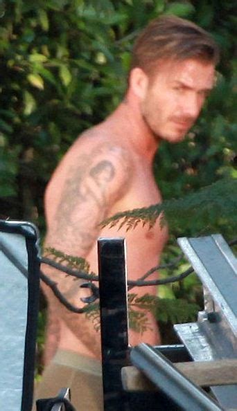Oh Men Gay Famous Men David Beckham Naked In The Street