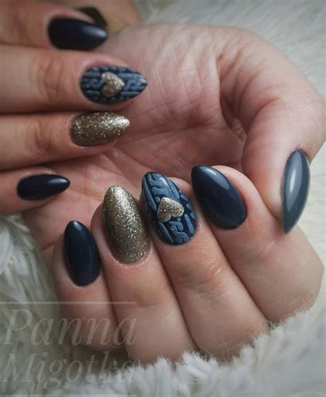 Pin By Panna Migotka On Moje Prace Christmas Nails Nails Beauty