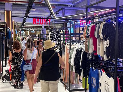 Le magasin Naumy ouvre près de Lyon Plus cher que Primark moins que