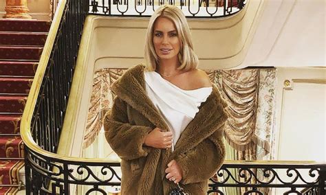 caroline stanbury net worth