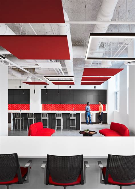 A Look Inside CSG’s New Chicago Office – INDesign Marketing Services