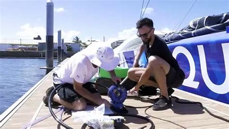 L Arkea Ultim Challenge Brest ONBOARD ARMEL LE CLÉAC H DÉPART DE