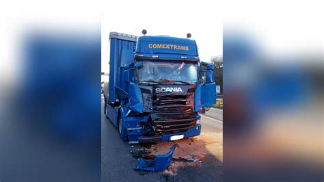 Feuerwehr Schwelm R Ckt Zu Lkw Unfall Auf Autobahn Aus