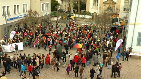 Speyer Tanz Demo One billion rising in der Maximilianstraße mit