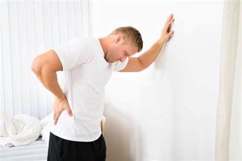 10 Symptoms of Hip Flexor Strain - Facty Health