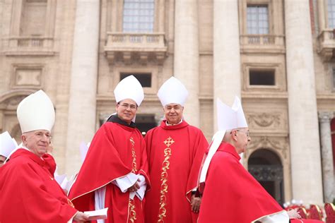 Desde la fe on Twitter Más de 4 000 sacerdotes 400 obispos de todo