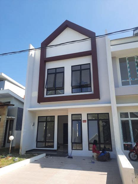 Rumah Lantai Di Modern Estate Hertasning Baru Dekat Toko Satu Sama