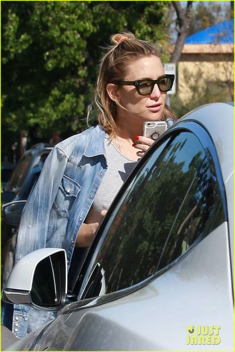 Kate Hudson Shows Off Her Bikini Bod In Throwback Photo Photo Bikini Kate Hudson