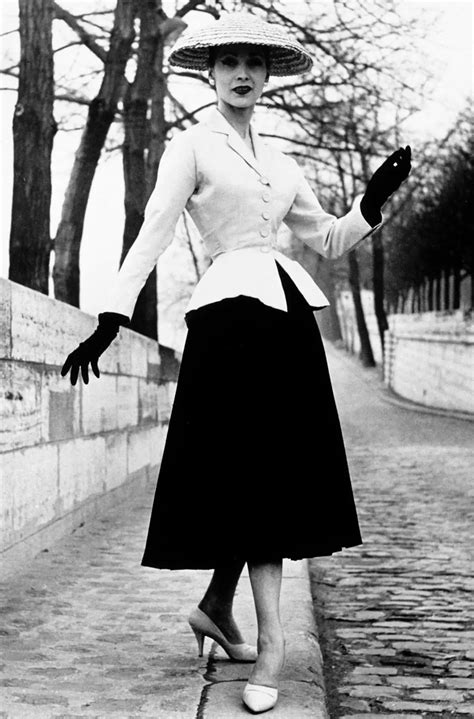 ¿Por qué va y viene el corsé en la moda desde hace 500 años? Te