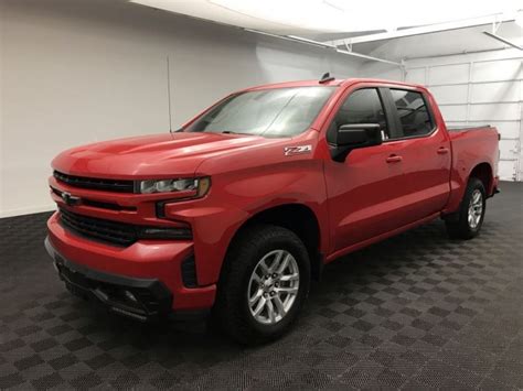 Pre Owned 2019 Chevrolet Silverado 1500 RST Crew Cab Short Box Gas