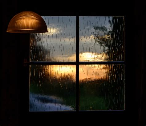 Abends am Fenster Foto & Bild | abendstimmung, muster, motive Bilder ...