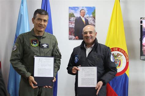 Fuerza Aeroespacial Colombiana Y Aerocivil Firmaron Convenio De