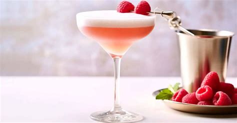 French Martini Recipe – Mix That Drink