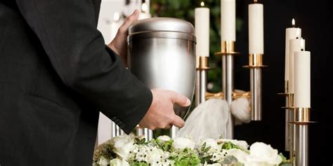 Chapman Funeral Homes - Urns for Cremation Ashes, Keepsake Urns, Cremation Urns