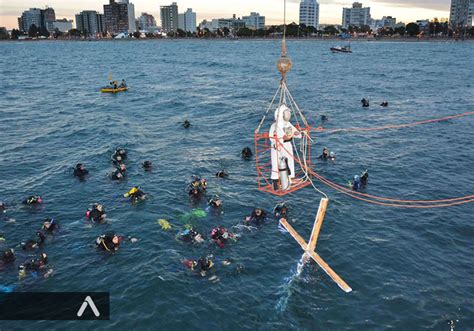 El único Vía Crucis submarino del mundo se vive en Puerto Madryn Blog