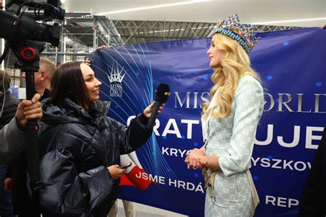 FOTO Krystyna Pyszková se vrátila domů Česká vítězka Miss World se