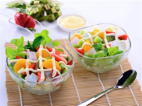 Tips Membuat Salad Buah Yang Tetap Segar Meski Disimpan Di Kulkas