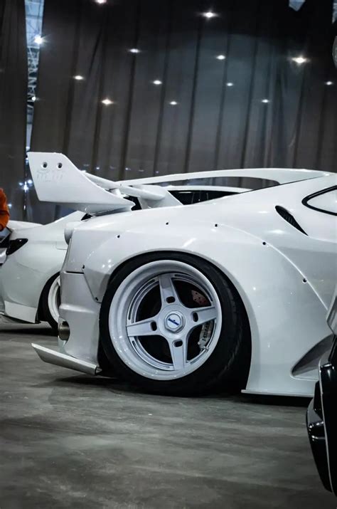 Ferrari F With Crazy Widebody Kit Insiton Rims