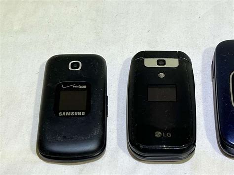 ATT, LG, SAMSUNG, AND KYOCERA FLIP PHONES, FIVE PIECES, NO CORDS - L.W ...