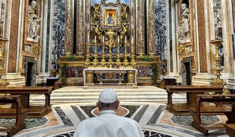 El Papa Visita Santa Mar A La Mayor Antes De Viajar A Mongolia