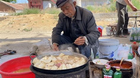 山东济宁早酒文化，白酒1元，豆腐2元，一大早开喝美滋滋，真牛腾讯视频