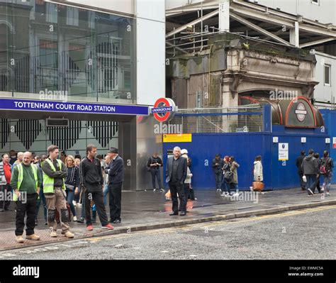 Tottenham court road crossrail station hi-res stock photography and ...