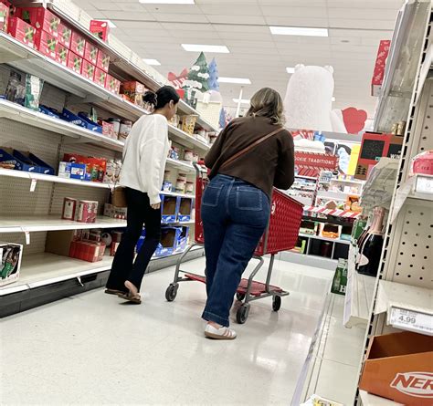 Mature Pawg With A Wagon Tight Jeans Forum