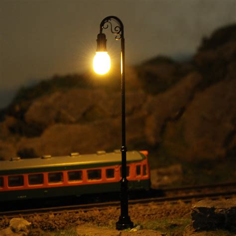 10pcs Model Railroad OO HO Scale Lamp 1 87 Street Lights Led 9 3cm 12V