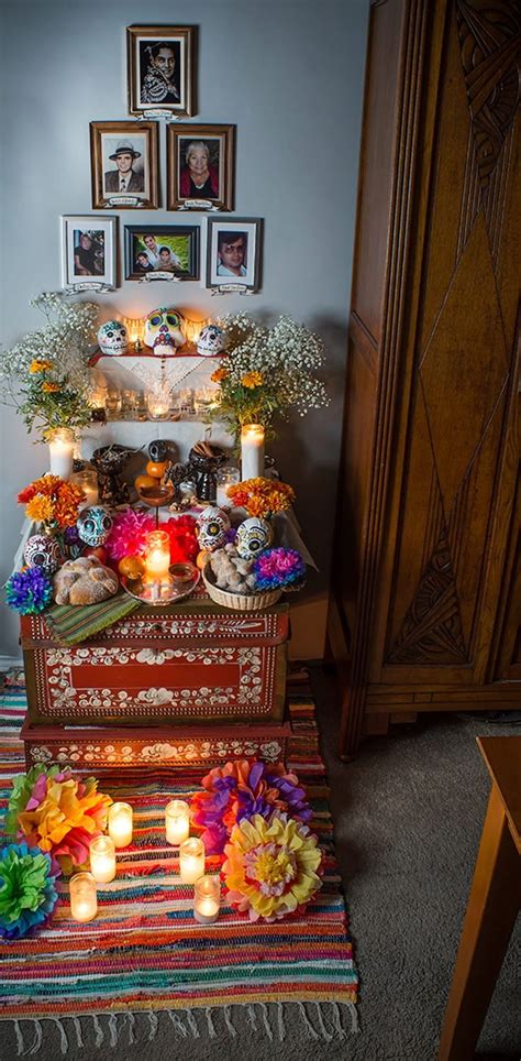 Dia de Muertos-Day of the Dead-Family Altar and Offerings - Yes, more ...