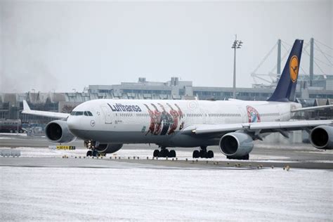 Lufthansa Airbus A D Aihz Ready To Takeoff From Munich Airport